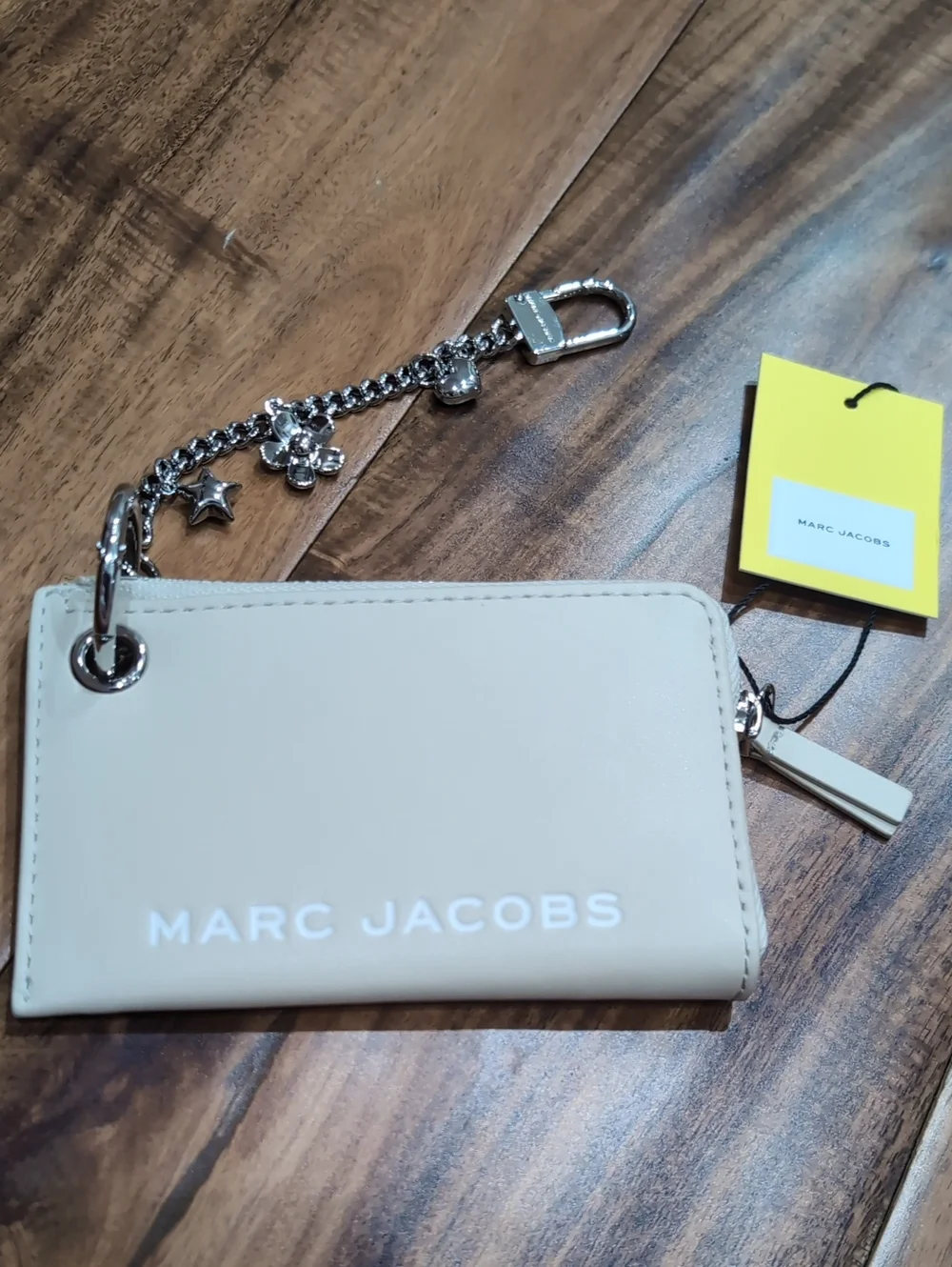 Marc Jacobs item wallet